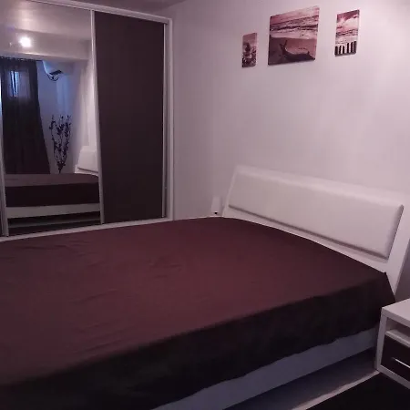 Apartament 2 *